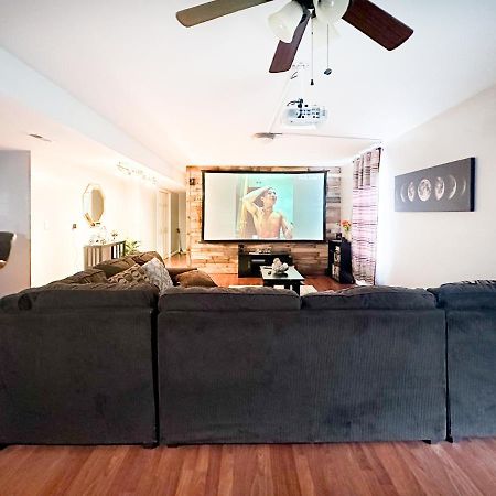 Apartamento Cute 2-Brm Walkout Apt With Pool Table And Theater Lexington Exterior foto