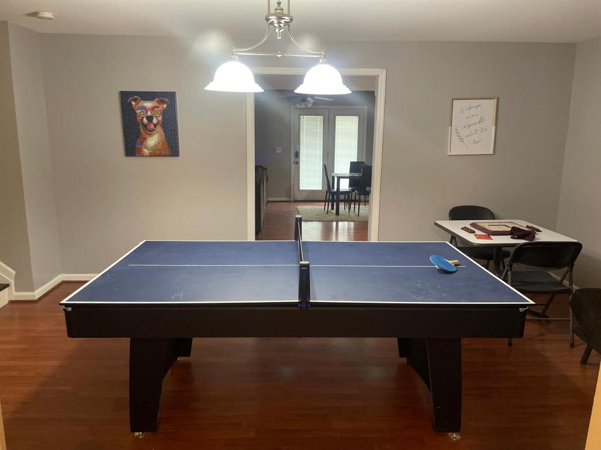Apartamento Cute 2-Brm Walkout Apt With Pool Table And Theater Lexington Exterior foto
