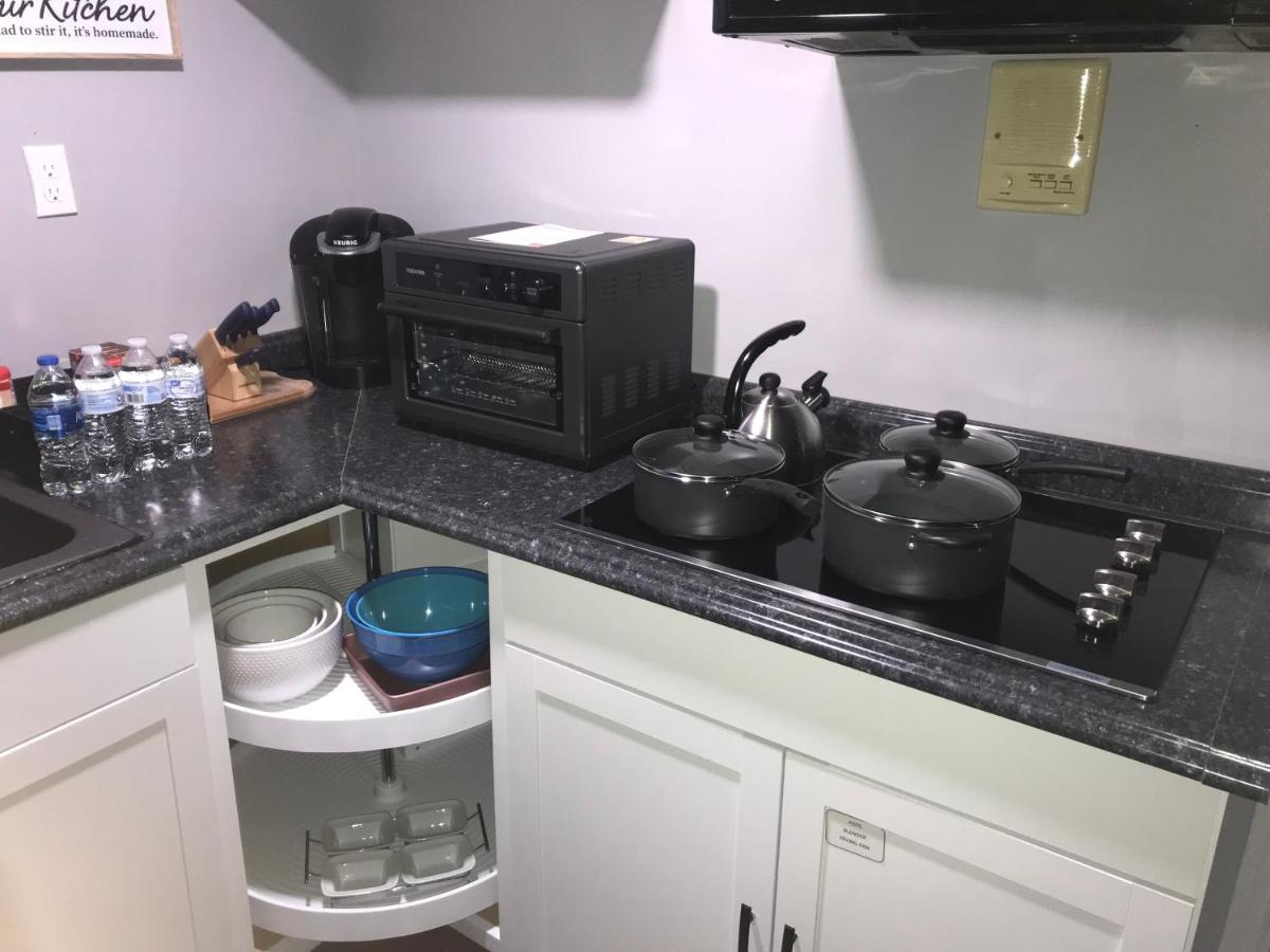 Apartamento Cute 2-Brm Walkout Apt With Pool Table And Theater Lexington Exterior foto