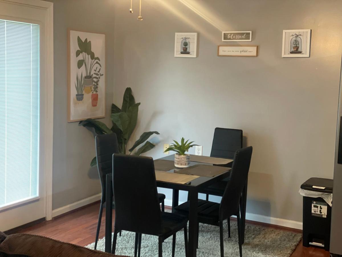 Apartamento Cute 2-Brm Walkout Apt With Pool Table And Theater Lexington Exterior foto