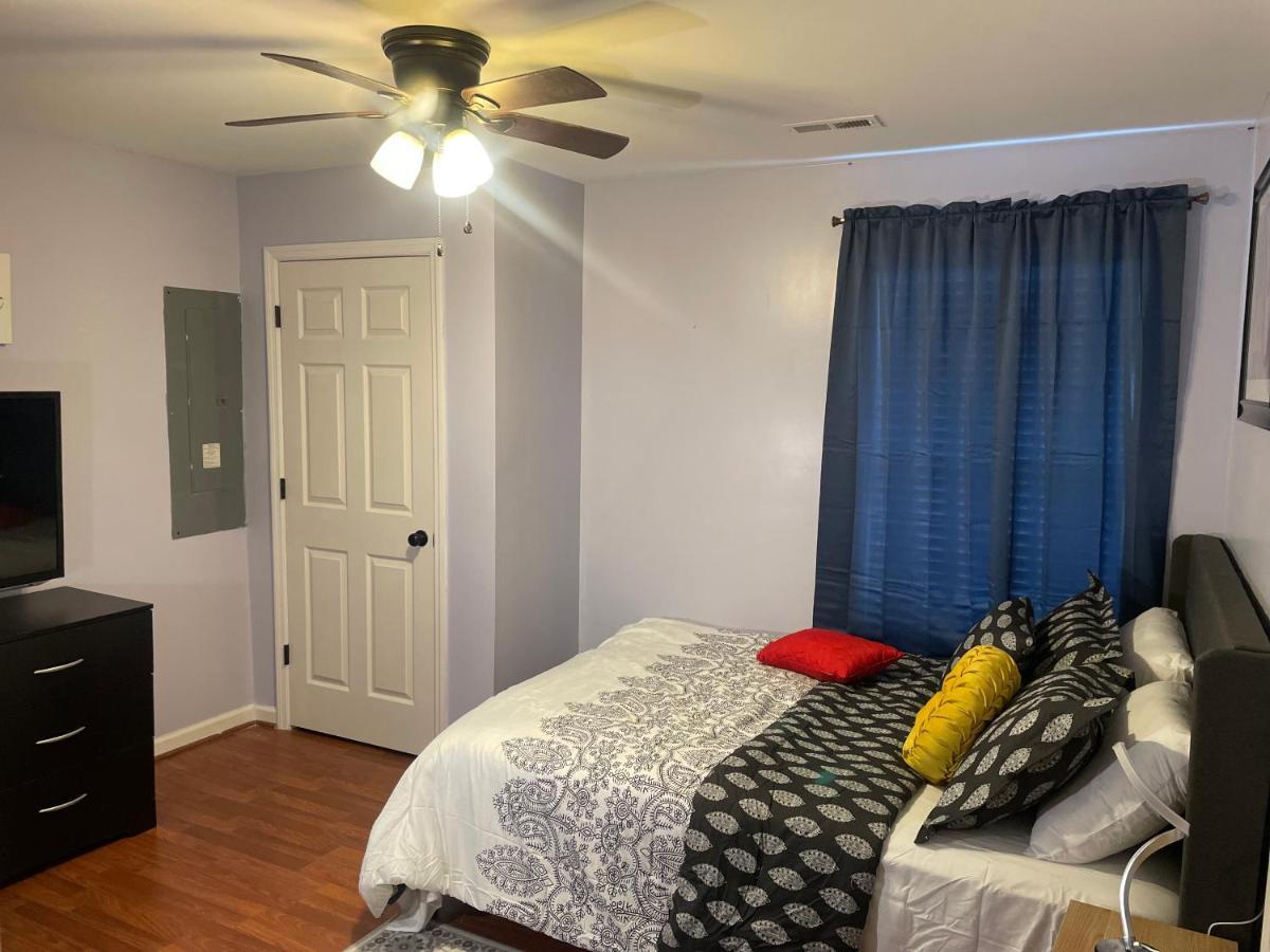 Apartamento Cute 2-Brm Walkout Apt With Pool Table And Theater Lexington Exterior foto
