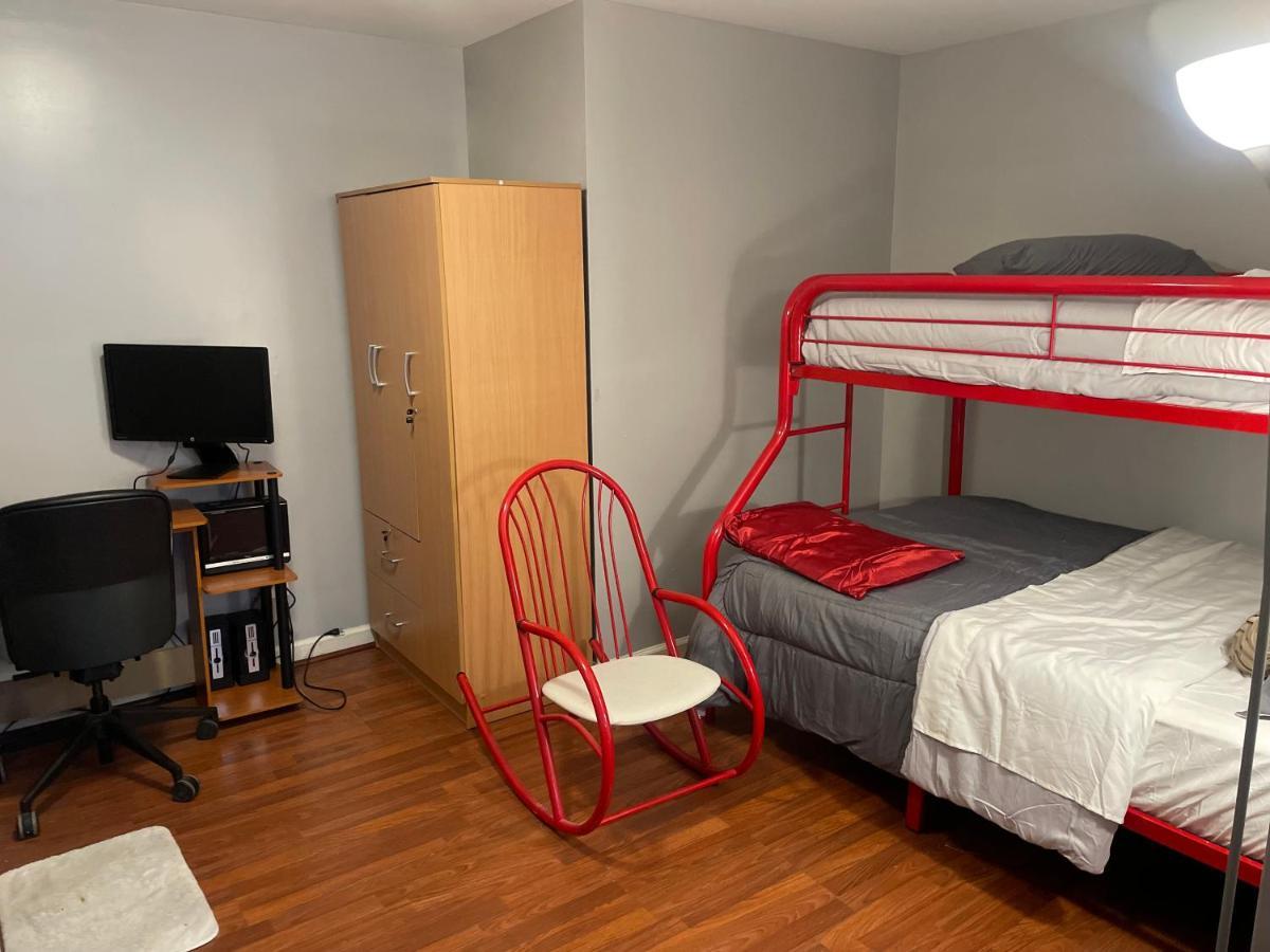 Apartamento Cute 2-Brm Walkout Apt With Pool Table And Theater Lexington Exterior foto