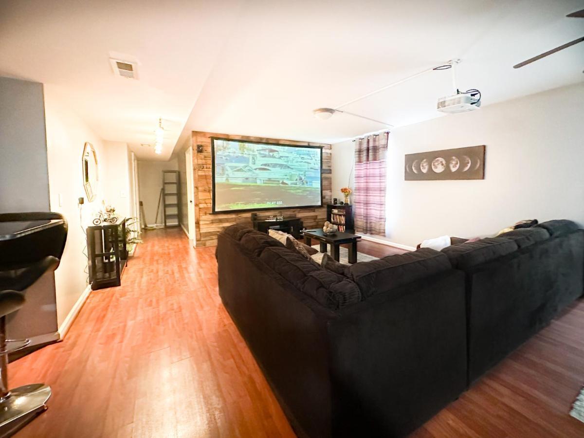 Apartamento Cute 2-Brm Walkout Apt With Pool Table And Theater Lexington Exterior foto