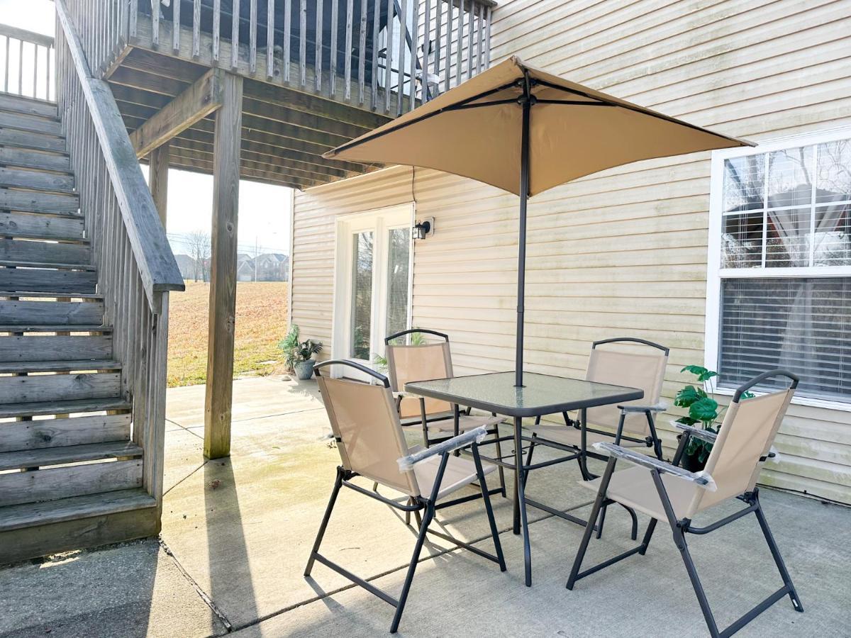 Apartamento Cute 2-Brm Walkout Apt With Pool Table And Theater Lexington Exterior foto