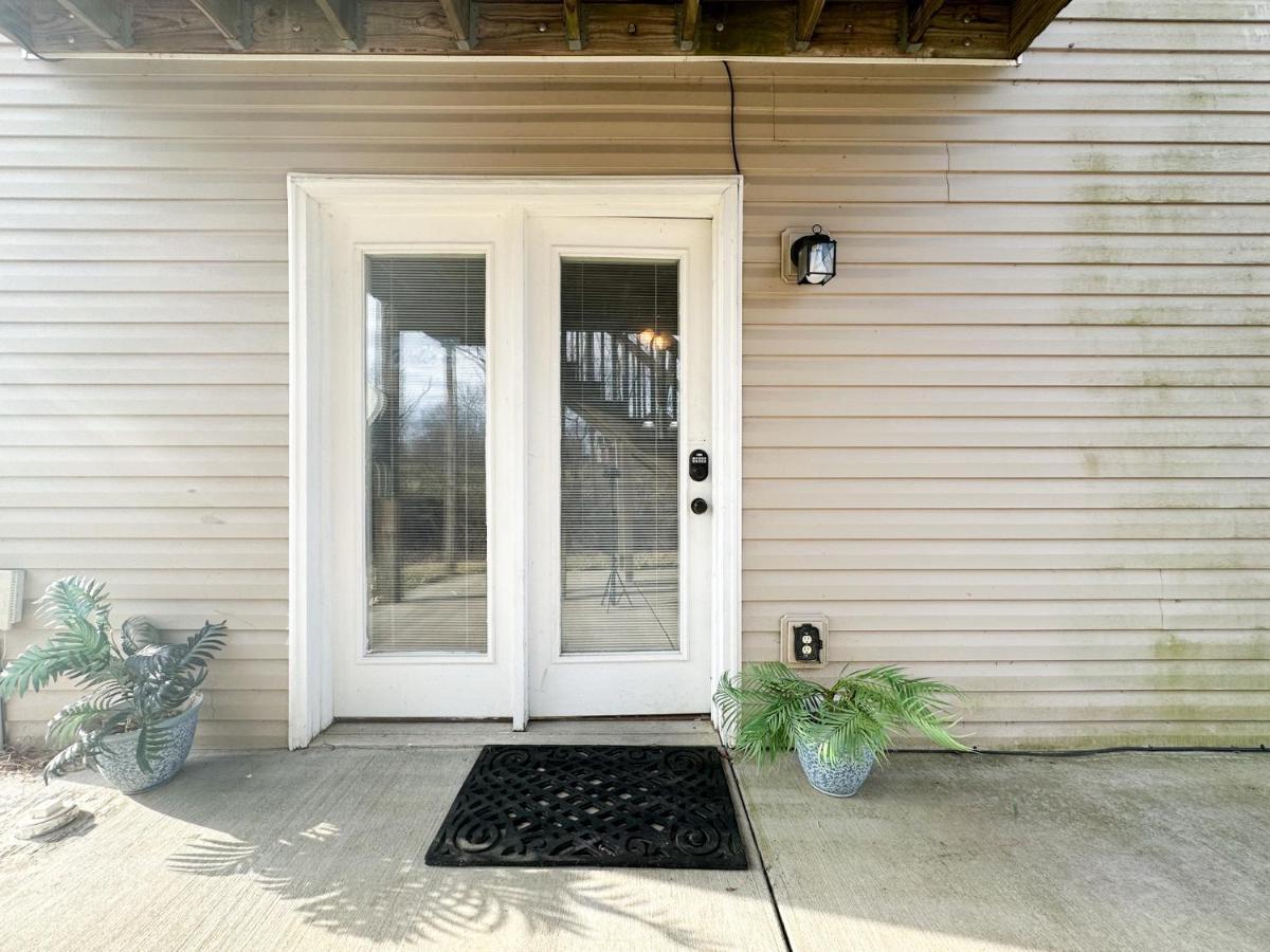 Apartamento Cute 2-Brm Walkout Apt With Pool Table And Theater Lexington Exterior foto